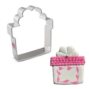Present with Bow Cookie Cutter NWT | Made In USA | Ann Clark Cookie Cutters